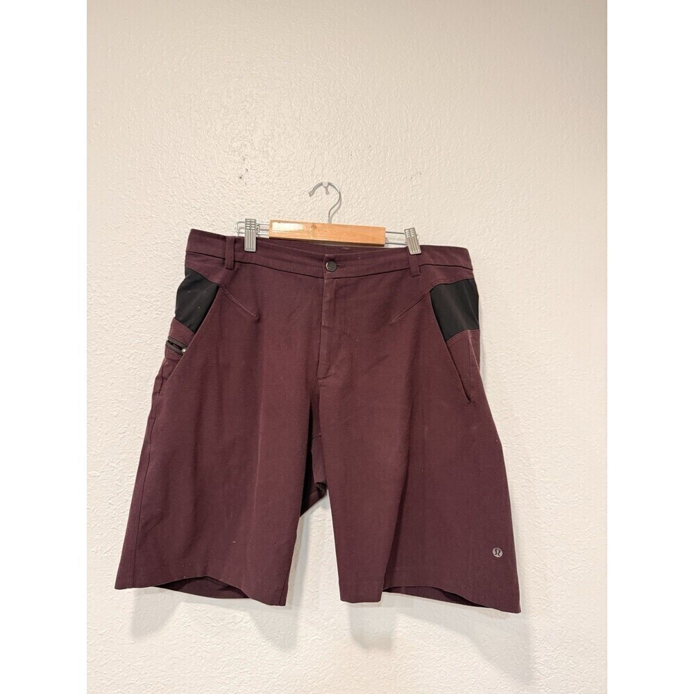 Lululemon Shorts Mens 34 Purple Chino Flat Front 11" Stretch Golf Zip Pocket
